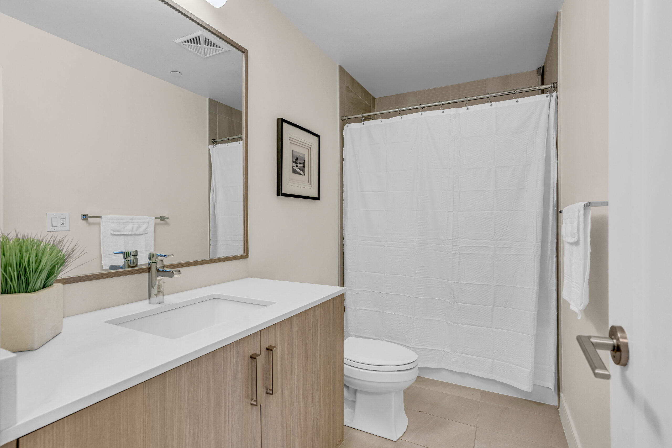 10-1575 Lakeshore Rd W Unit 221-028