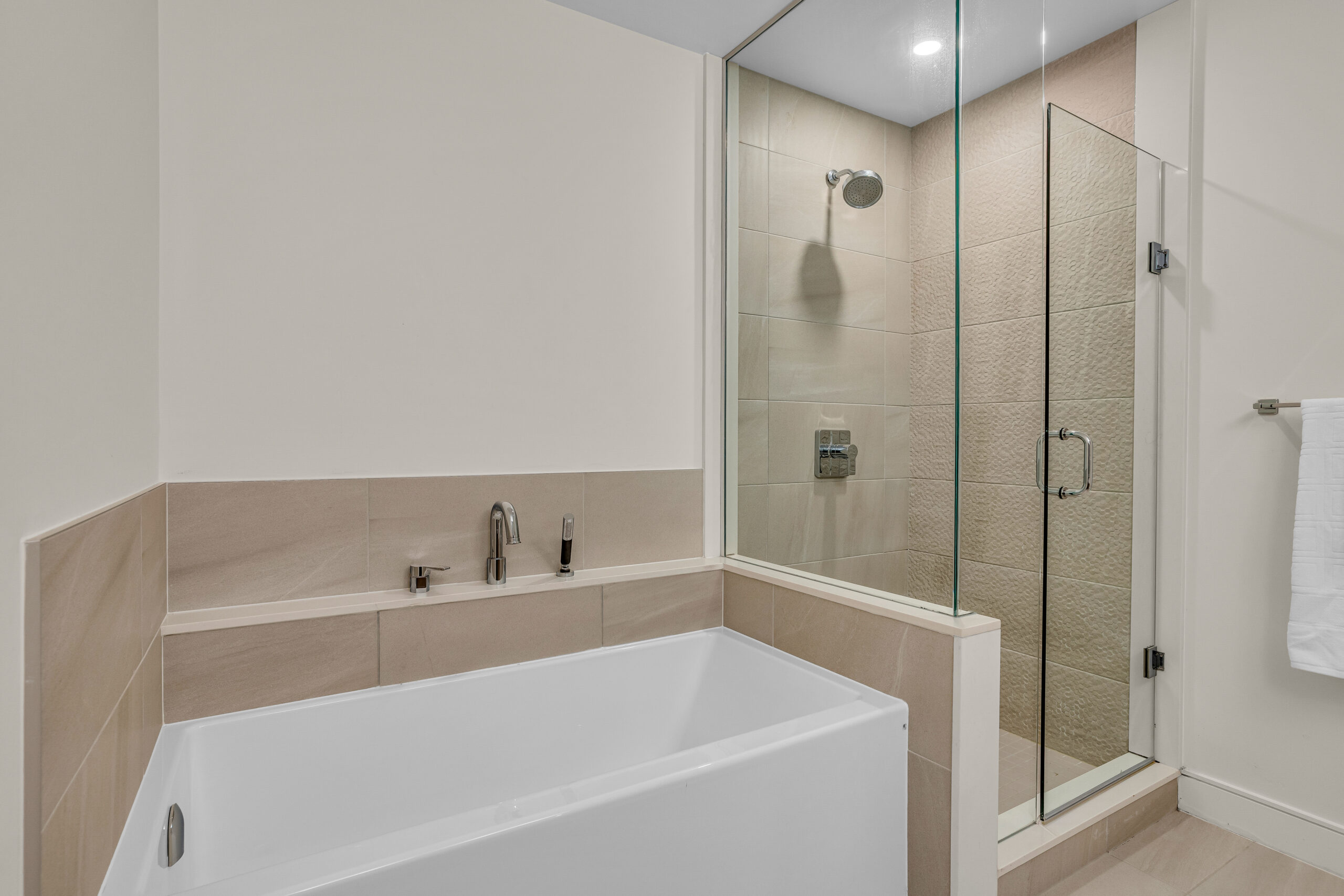 32-1575 Lakeshore Rd W Unit 221-097